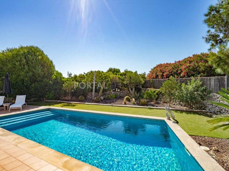 3 sypialnia Willa na sprzedaż w San Luis / Sant Lluis z basenem - 780 000 € (Ref: 9402001)