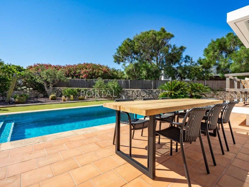 3 sypialnia Willa na sprzedaż w San Luis / Sant Lluis z basenem - 780 000 € (Ref: 9402001)