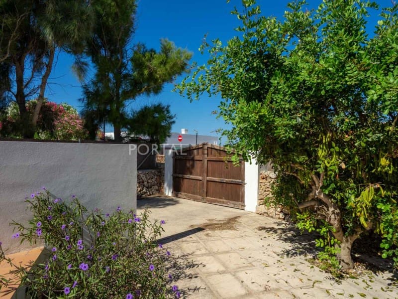 3 sypialnia Willa na sprzedaż w San Luis / Sant Lluis z basenem - 780 000 € (Ref: 9402001)