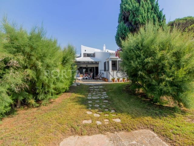 6 bedroom Villa for sale in San Luis / Sant Lluís with pool - € 1,350,000 (Ref: 9402004)
