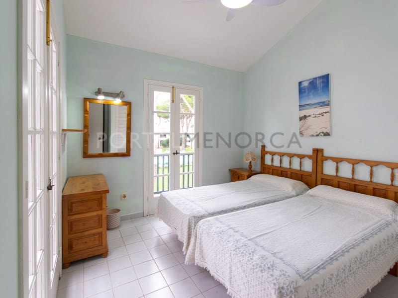 2 quarto Apartamento para venda em Cala'n Bosch com piscina - 330 000 € (Ref: 9402008)