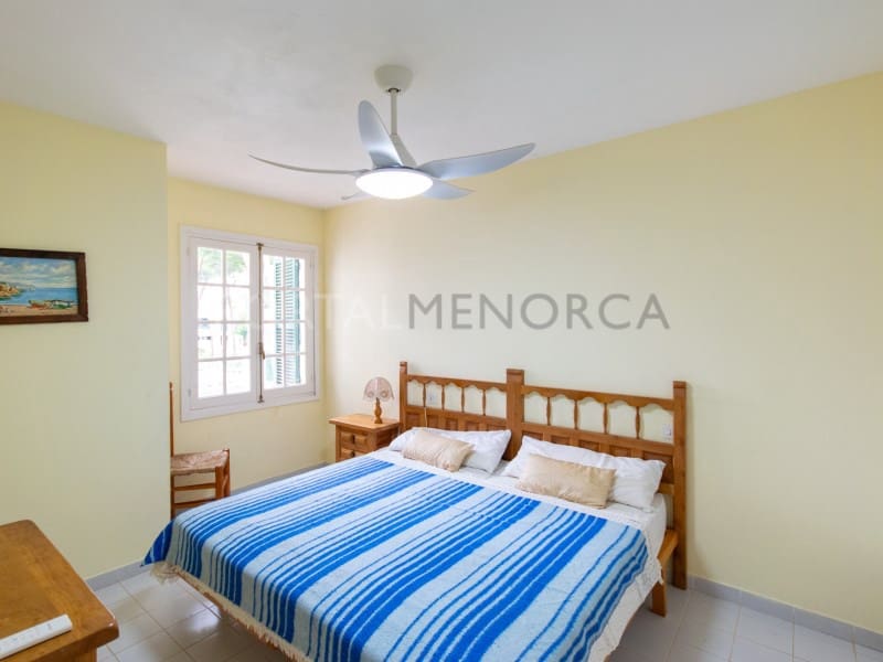 2 quarto Apartamento para venda em Cala'n Bosch com piscina - 330 000 € (Ref: 9402008)