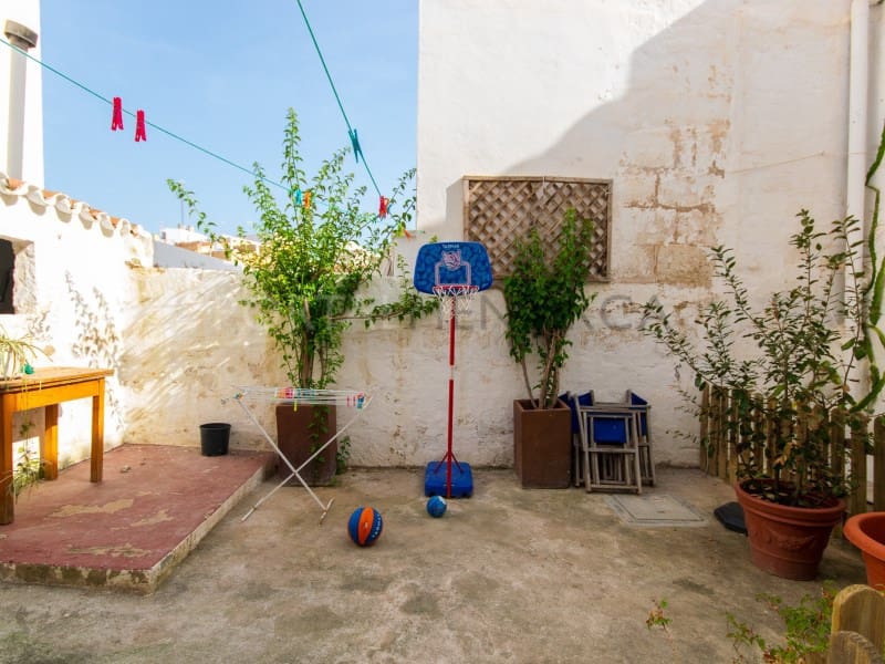 4 sovrum Villa till salu i Mahon / Mao - 585 000 € (Ref: 9402010)