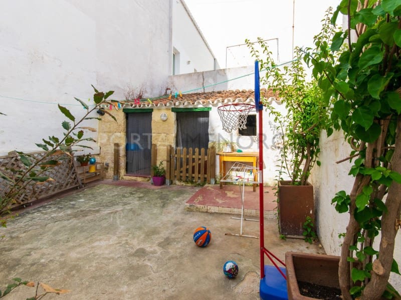 4 sovrum Villa till salu i Mahon / Mao - 585 000 € (Ref: 9402010)