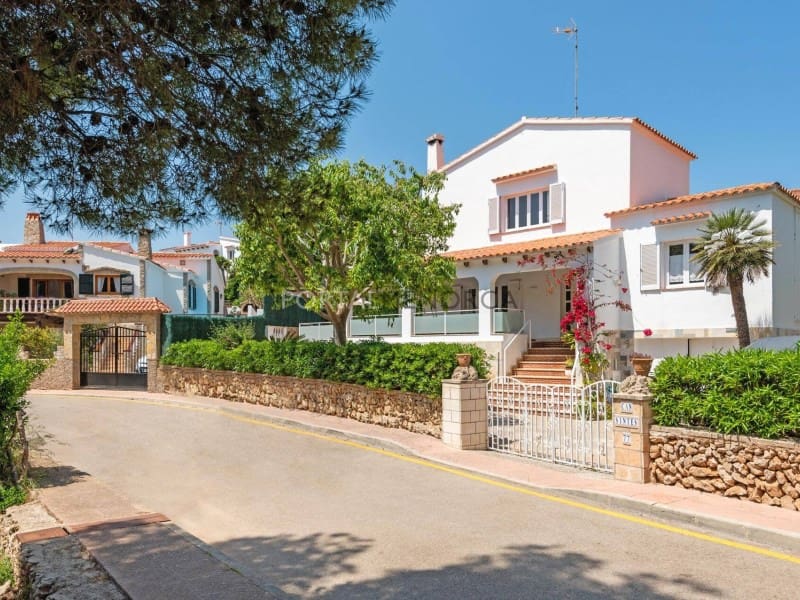 4 bedroom Villa for sale in Punta Grossa - € 1,150,000 (Ref: 9402015)