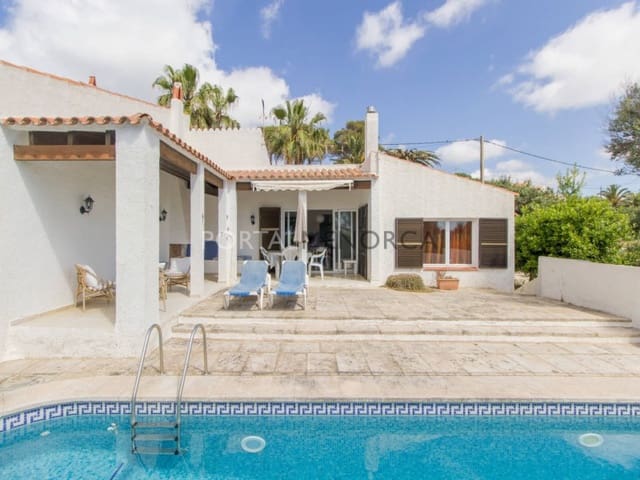 4 quarto Moradia para venda em San Luis / Sant Lluís com piscina garagem - 685 000 € (Ref: 9402023)