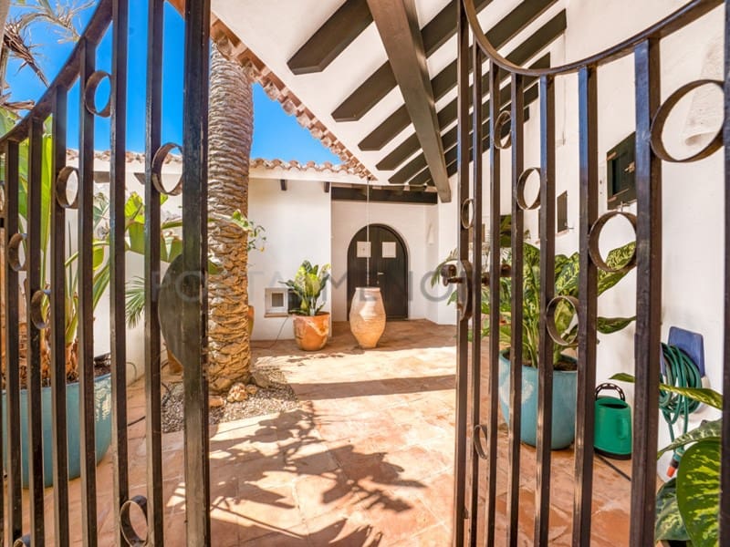 Chalet de 4 habitaciones en San Clemente / Sant Climent en venta con piscina - 2.400.000 € (Ref: 9402024)