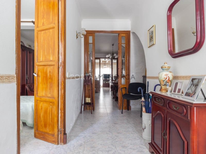 4 bedroom Villa for sale in Mahon / Mao - € 310,000 (Ref: 9402029)