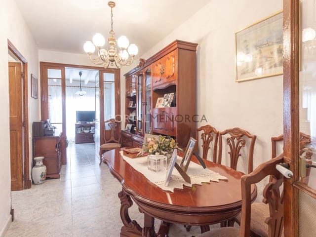 4 Zimmer Villa zu verkaufen in Mahón / Maó - 310.000 € (Ref: 9402029)