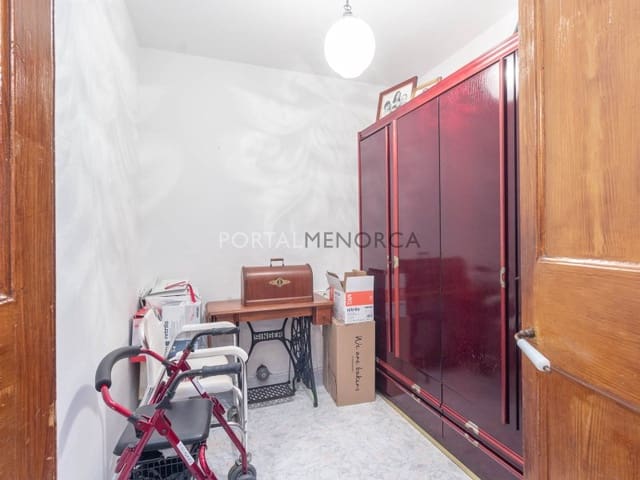 4 Zimmer Villa zu verkaufen in Mahón / Maó - 310.000 € (Ref: 9402029)