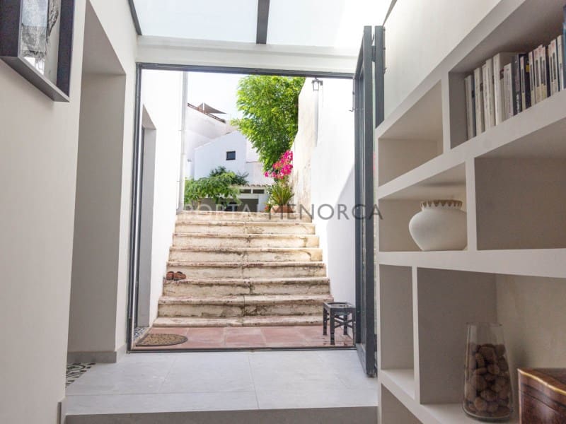4 bedroom Villa for sale in Mahon / Mao - € 1,375,000 (Ref: 9402030)