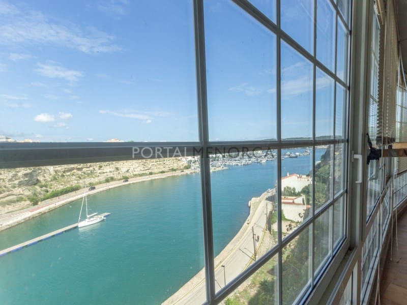 6 sypialnia Willa na sprzedaż w Es Castell z basenem garażem - 1 320 000 € (Ref: 9402033)