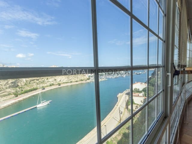 6 slaapkamer Villa te koop in Es Castell met zwembad garage - € 1.320.000 (Ref: 9402033)