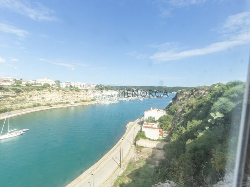 6 sypialnia Willa na sprzedaż w Es Castell z basenem garażem - 1 320 000 € (Ref: 9402033)