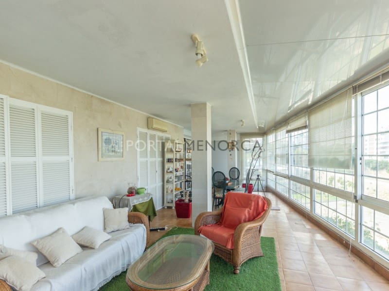 6 sypialnia Willa na sprzedaż w Es Castell z basenem garażem - 1 320 000 € (Ref: 9402033)