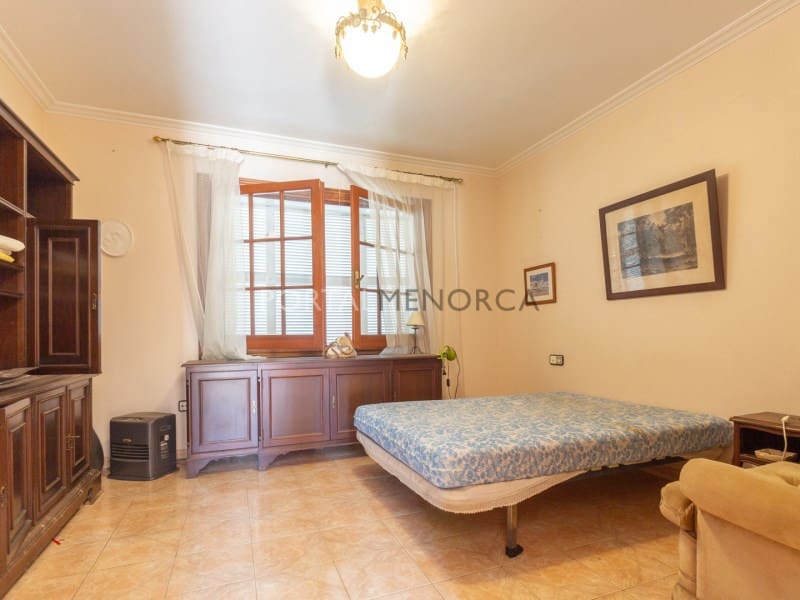 6 sypialnia Willa na sprzedaż w Es Castell z basenem garażem - 1 320 000 € (Ref: 9402033)