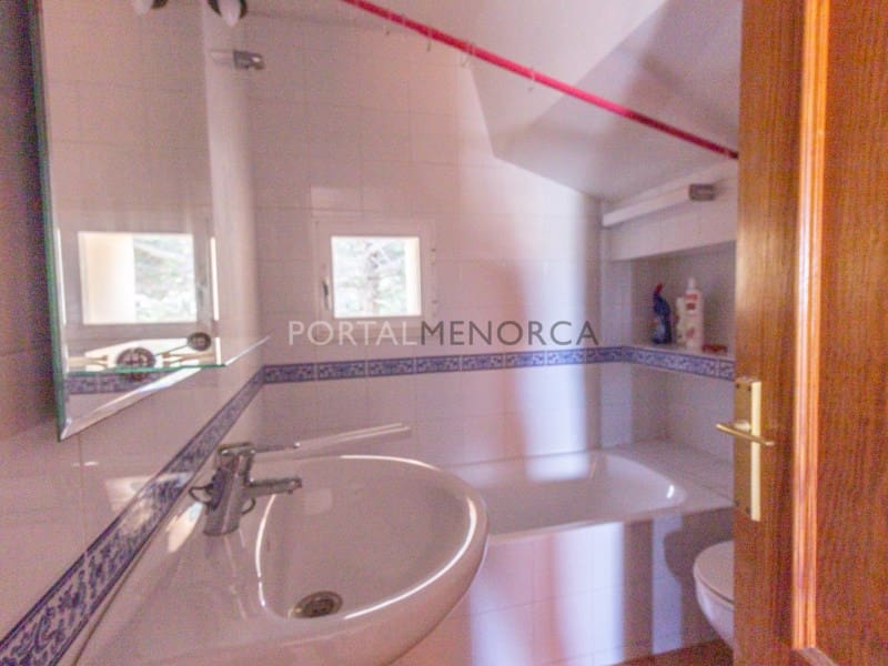 6 sypialnia Willa na sprzedaż w Es Castell z basenem garażem - 1 320 000 € (Ref: 9402033)