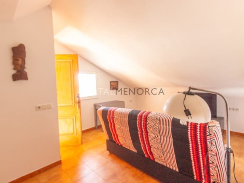 6 sypialnia Willa na sprzedaż w Es Castell z basenem garażem - 1 320 000 € (Ref: 9402033)