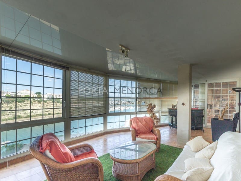 6 sypialnia Willa na sprzedaż w Es Castell z basenem garażem - 1 320 000 € (Ref: 9402033)