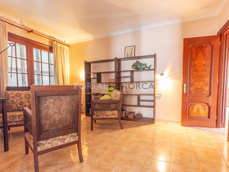 6 sypialnia Willa na sprzedaż w Es Castell z basenem garażem - 1 320 000 € (Ref: 9402033)