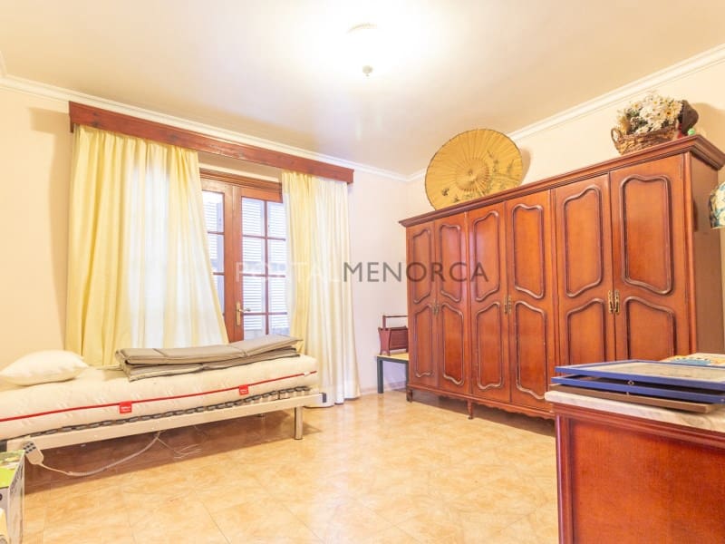 6 sypialnia Willa na sprzedaż w Es Castell z basenem garażem - 1 320 000 € (Ref: 9402033)