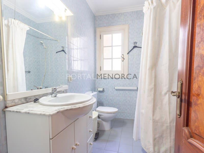 6 sypialnia Willa na sprzedaż w Es Castell z basenem garażem - 1 320 000 € (Ref: 9402033)