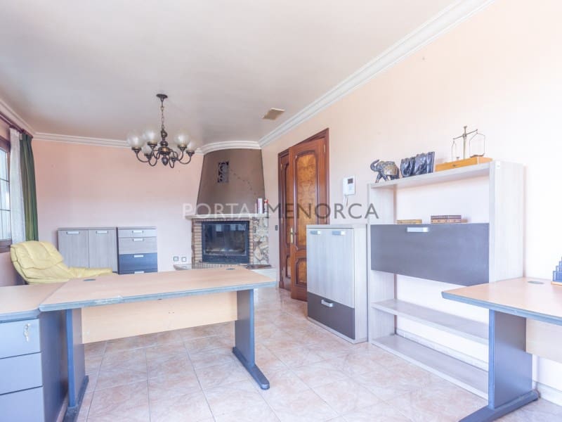 6 sypialnia Willa na sprzedaż w Es Castell z basenem garażem - 1 320 000 € (Ref: 9402033)