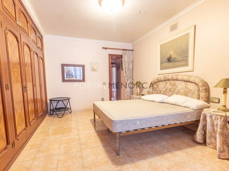 6 sypialnia Willa na sprzedaż w Es Castell z basenem garażem - 1 320 000 € (Ref: 9402033)