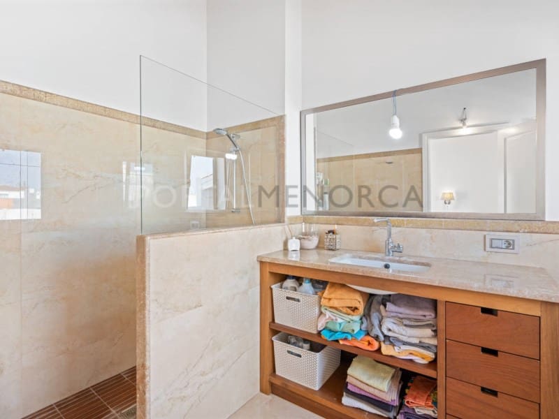 5 soveværelse Villa til salg i Ciutadella de Menorca - € 730.000 (Ref: 9402043)