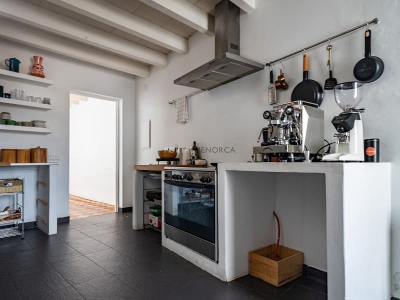 7 bedroom Villa for sale in Mahon / Mao - € 895,000 (Ref: 9402060)