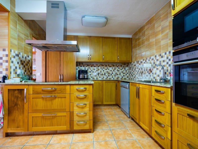 7 bedroom Finca/Country House for sale in Es Castell - € 850,000 (Ref: 9402061)