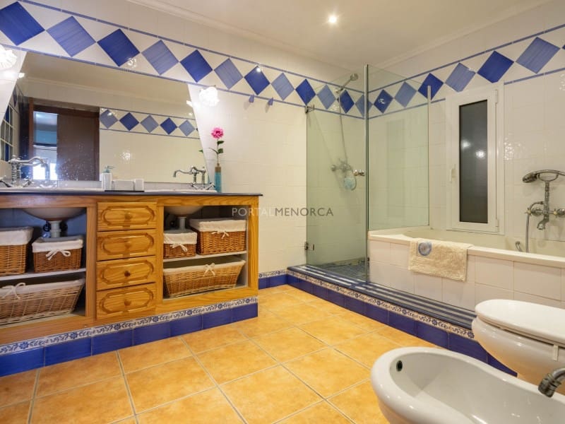 7 bedroom Finca/Country House for sale in Es Castell - € 850,000 (Ref: 9402061)