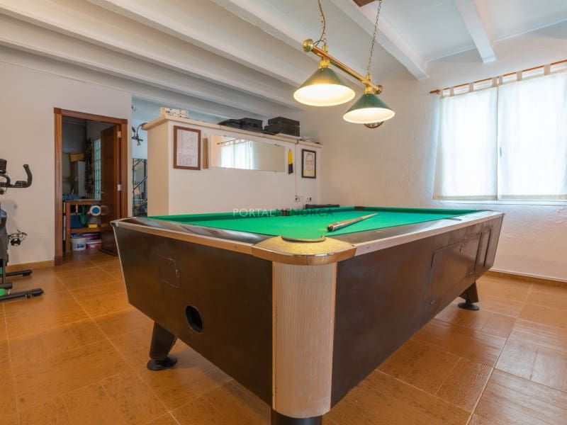 7 bedroom Finca/Country House for sale in Es Castell - € 850,000 (Ref: 9402061)