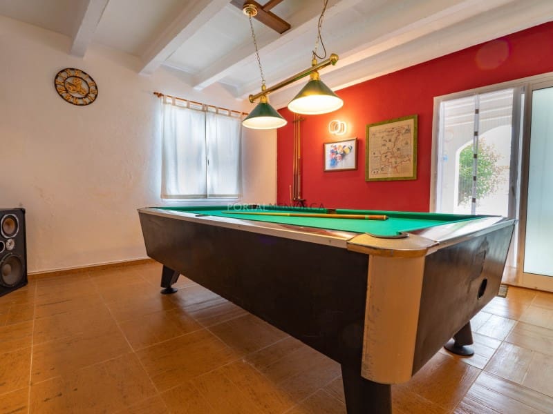 7 bedroom Finca/Country House for sale in Es Castell - € 850,000 (Ref: 9402061)