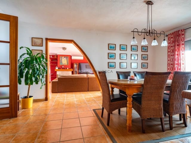 7 slaapkamer Finca/Landhuis te koop in Es Castell - € 850.000 (Ref: 9402061)