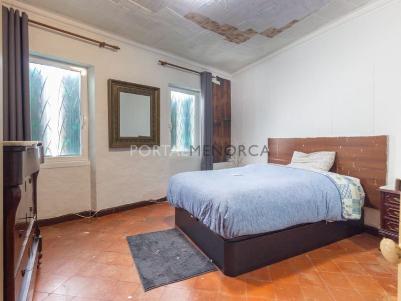 5 bedroom Villa for sale in Mahon / Mao - € 400,000 (Ref: 9402062)