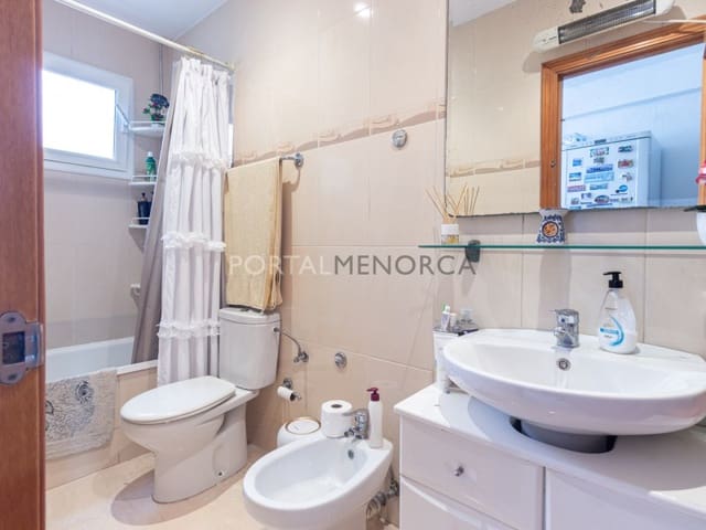 Chalet de 5 habitaciones en Mahón / Maó en venta - 400.000 € (Ref: 9402062)