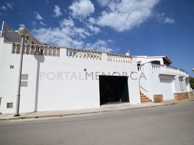 3 Zimmer Villa zu verkaufen in Sol del Este, Es Castell mit Garage - 800.000 € (Ref: 9402067)
