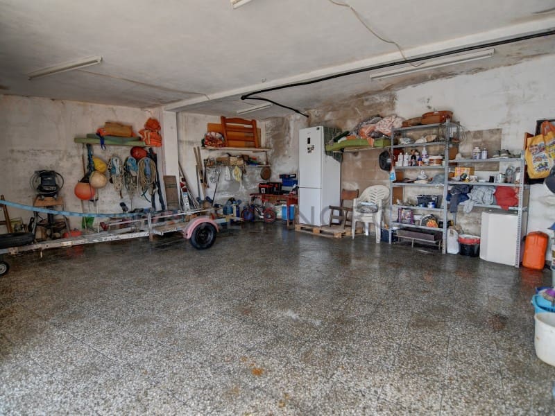 3 bedroom Villa for sale in Sol del Este with garage - € 800,000 (Ref: 9402067)