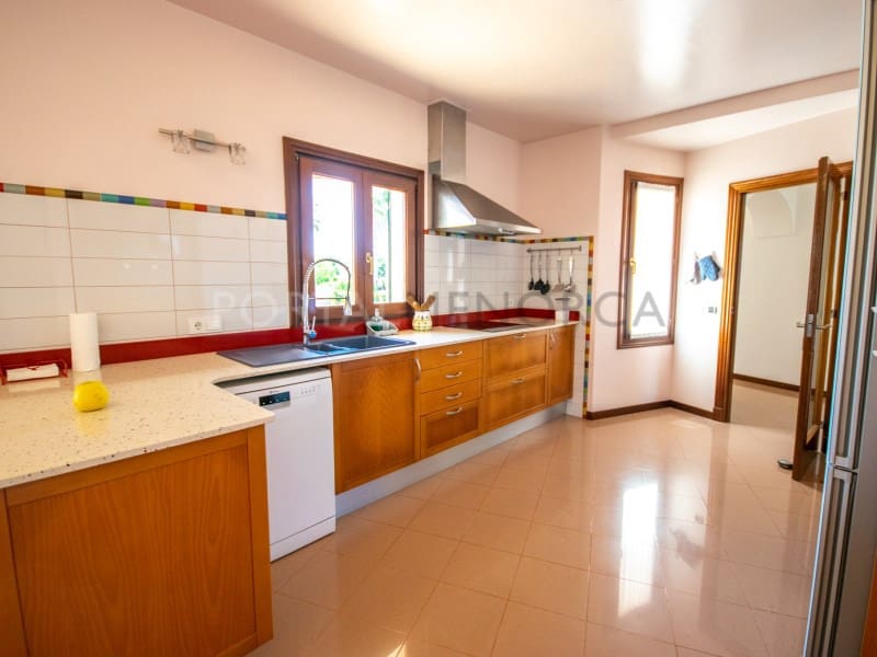 4 quarto Moradia para venda em Cala Blanca com piscina garagem - 1 330 000 € (Ref: 9402070)