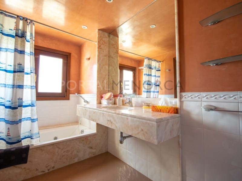 4 quarto Moradia para venda em Cala Blanca com piscina garagem - 1 330 000 € (Ref: 9402070)