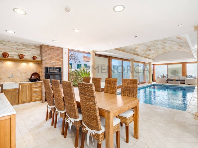 4 bedroom Villa for sale in Cala Blanca with garage - € 1,750,000 (Ref: 9402071)