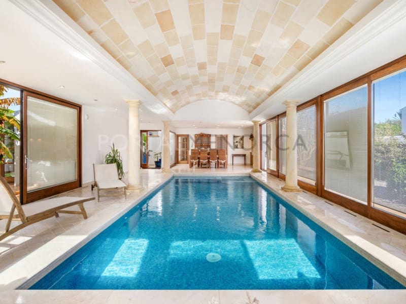 4 bedroom Villa for sale in Cala Blanca with garage - € 1,750,000 (Ref: 9402071)