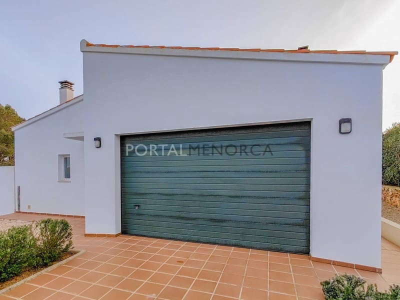 4 makuuhuone Huvila myytävänä paikassa San Luis / Sant Lluis mukana uima-altaan 
autotalli - 950 000 € (Ref: 9402083)