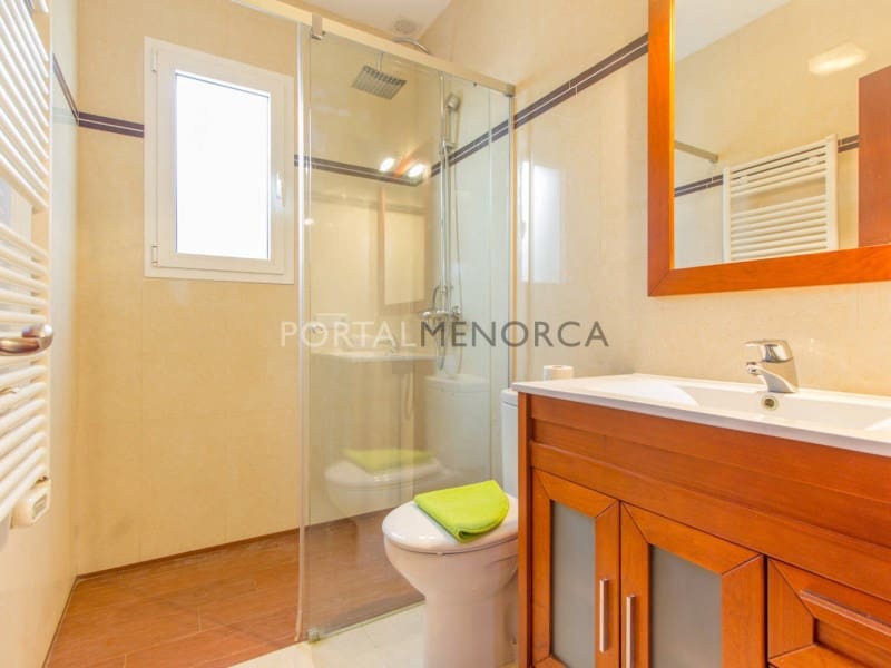 4 makuuhuone Huvila myytävänä paikassa San Luis / Sant Lluis mukana uima-altaan 
autotalli - 950 000 € (Ref: 9402083)