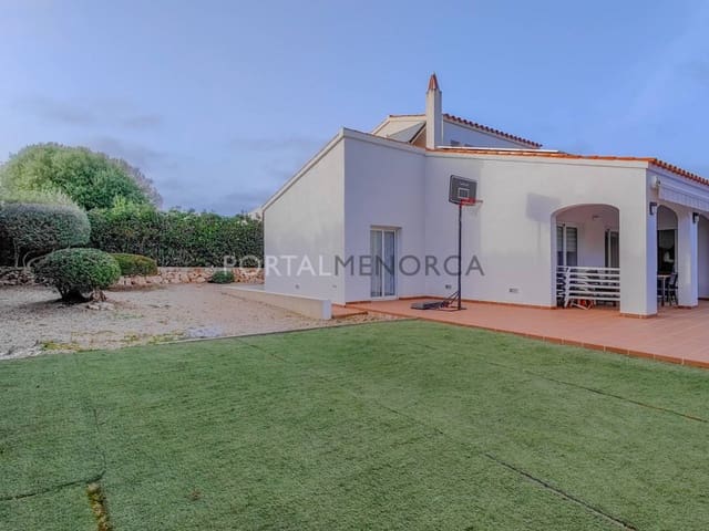 4 makuuhuone Huvila myytävänä paikassa San Luis / Sant Lluís mukana uima-altaan 
autotalli - 950 000 € (Ref: 9402083)