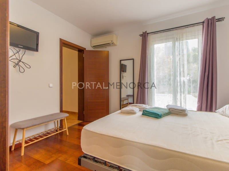 4 makuuhuone Huvila myytävänä paikassa San Luis / Sant Lluis mukana uima-altaan 
autotalli - 950 000 € (Ref: 9402083)