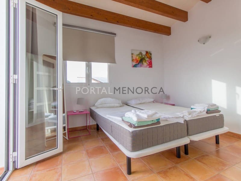 4 makuuhuone Huvila myytävänä paikassa San Luis / Sant Lluis mukana uima-altaan 
autotalli - 950 000 € (Ref: 9402083)