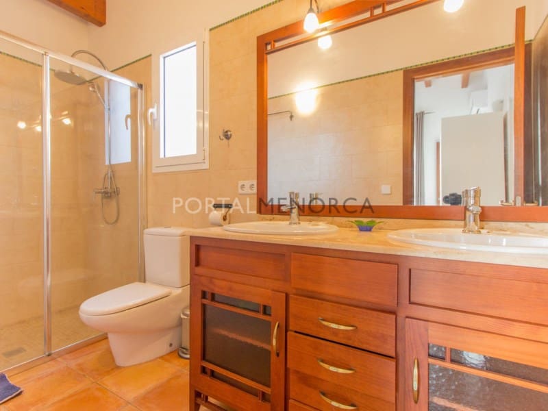 4 makuuhuone Huvila myytävänä paikassa San Luis / Sant Lluis mukana uima-altaan 
autotalli - 950 000 € (Ref: 9402083)