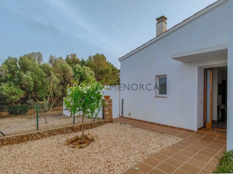 4 makuuhuone Huvila myytävänä paikassa San Luis / Sant Lluis mukana uima-altaan 
autotalli - 950 000 € (Ref: 9402083)